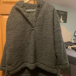 Black Aerie pullover